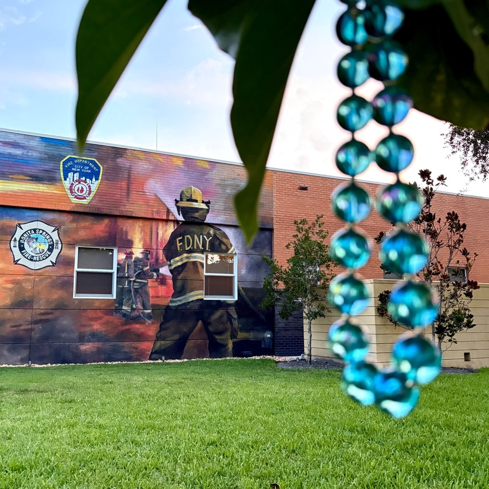 Natasha Couture Clear Blue Acrylic Ball Necklace Retro Iridescent Gold Cocktail - Picture 10 of 14